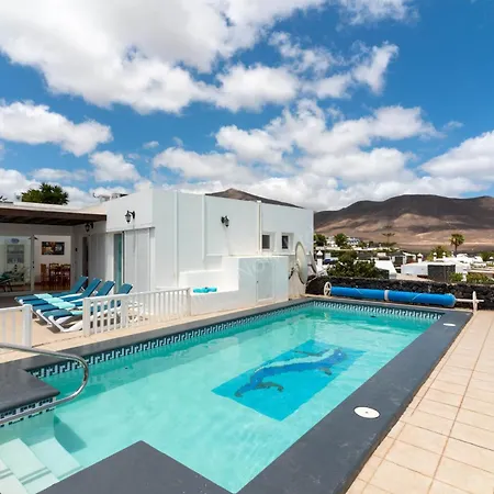 242 - Casa Blanca By Now Ltd Villa Playa Blanca (Lanzarote)