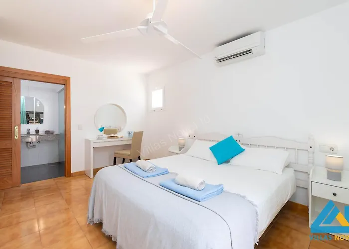 242 - Casa Blanca By Now Ltd Villa Playa Blanca (Lanzarote)